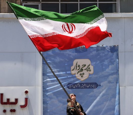 Again Iran shuts Strait of Hormuz amid Trump-led US peace deal